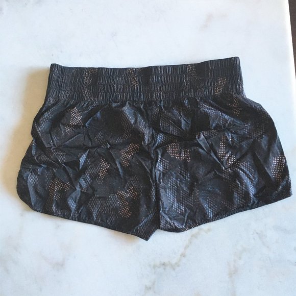 ποΈββοΈ Theory Hye Cylinder Black Print Workout Shorts β L - Picture 5 of 7